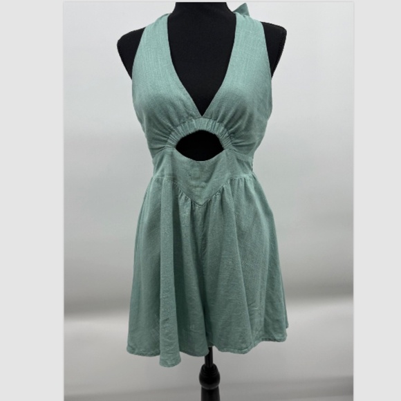 Hello Molly Romper Women Medium NEW Green Linen Blend Halter Sleeveless Short - Picture 1 of 14